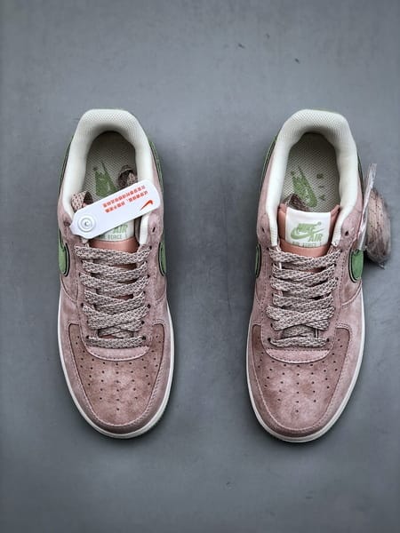 Nike Air Force 1 Low 07 x Otomo Katsuhiro Verde e Rosa - Vista 6