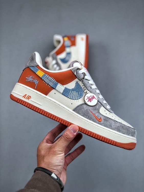Nike Air Force 1 Low 07 x Stüssy Bege e Preto - Vista 7