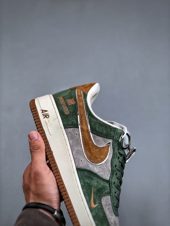Nike Air Force 1 '07 Low UN Colaboração Verde Musgo - Vista 5