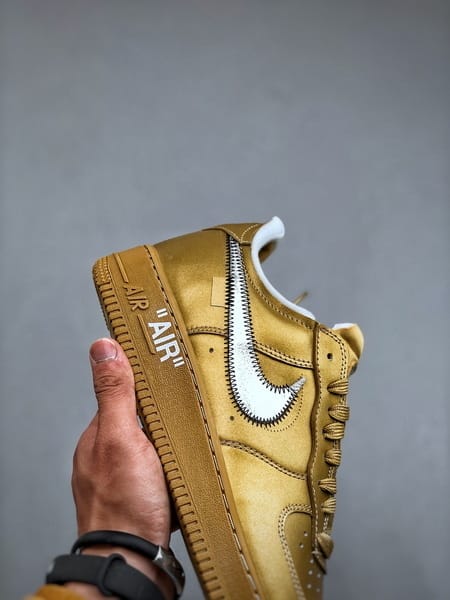 OFF-WHITE x Nike Air Force 1 Low Ouro Fluido - Vista 5
