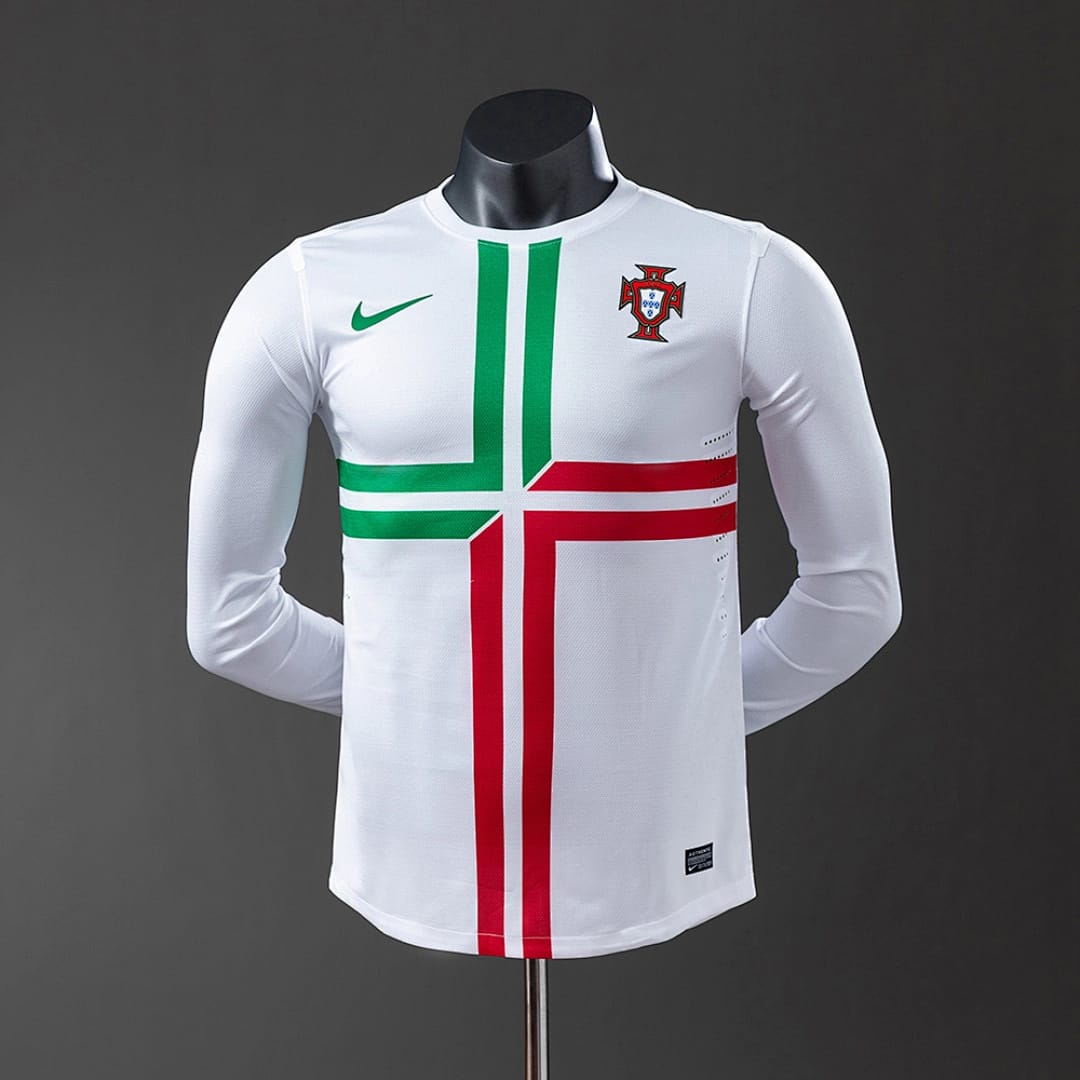 Camisola Alternativa de Portugal 2012 (Retro, Versao Jogador, Manga Longa) - Vista 1