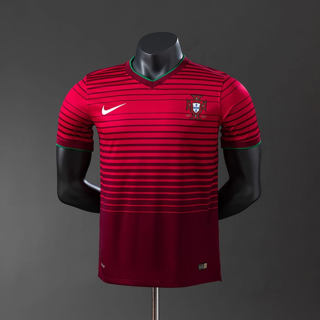 Camisola Principal de Portugal 2014 (Retro, Versao Jogador) - Vista 1