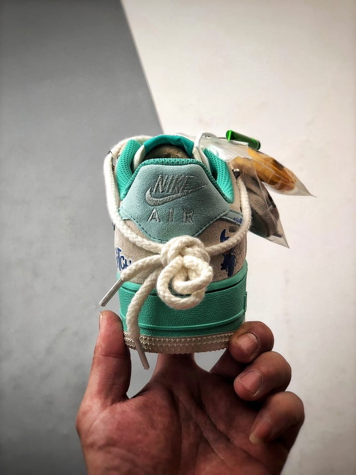 Stitch x Nike Air Force 1 Low Cinza e Verde - Vista 3