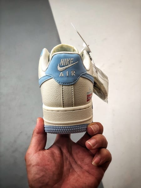 Sup x Air Force 1 Low Branco e Azul - Vista 3