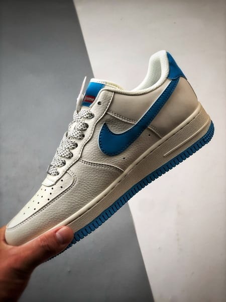 Sup x Air Force 1 Low Off-White e Azul 3M - Vista 5