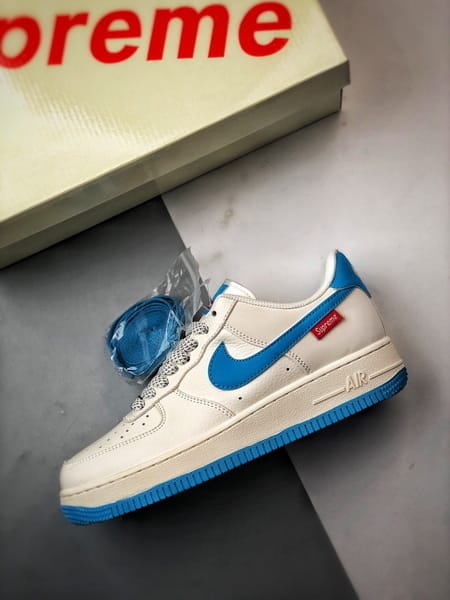 Sup x Air Force 1 Low Off-White e Azul 3M - Vista 8