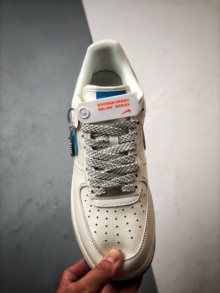 Sup x Air Force 1 Low Off-White e Azul 3M - Vista 9