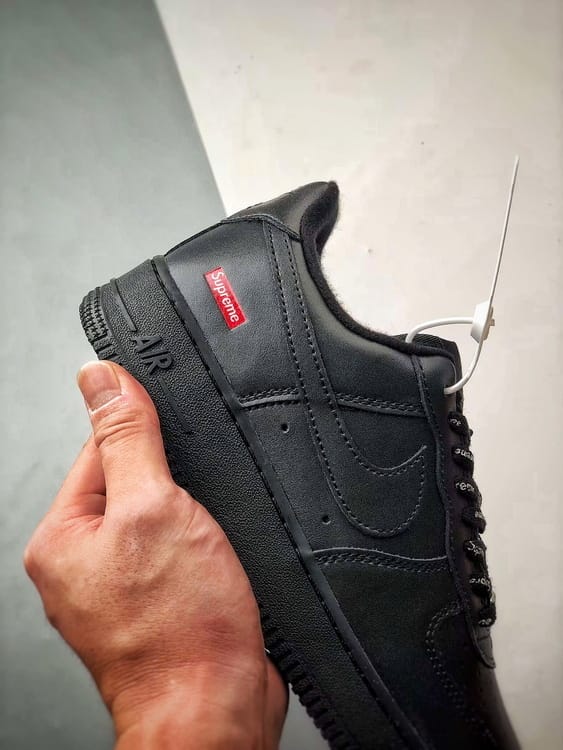 Sup x Air Force 1 Low Preto - Vista 2