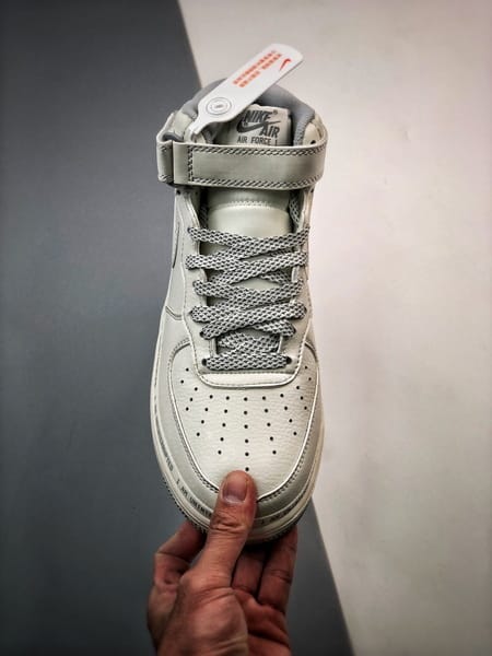 Uninterrupted x Air Force 1 MORE THAN - Vista 6
