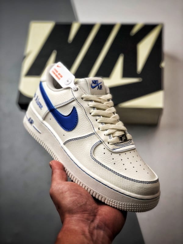 Vlone x Air Force 1 Low Creme e Azul - Vista 1