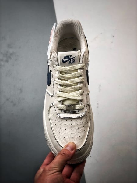 Vlone x Air Force 1 Low Bege e Azul - Vista 9
