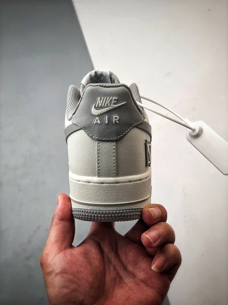 Welldone x Air Force 1 Low Branco e Cinza - Vista 3