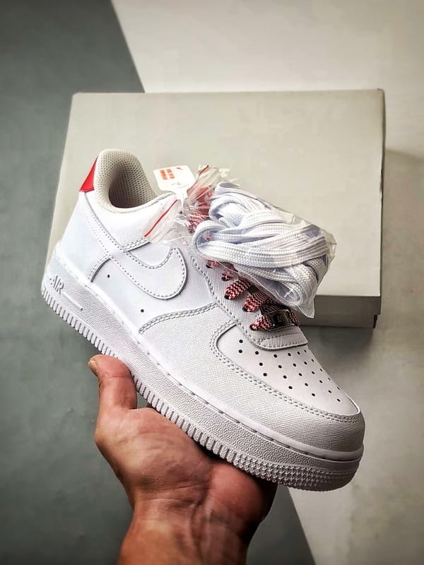 Air Force 1 '07 Low Branco e Vermelho - Vista 1