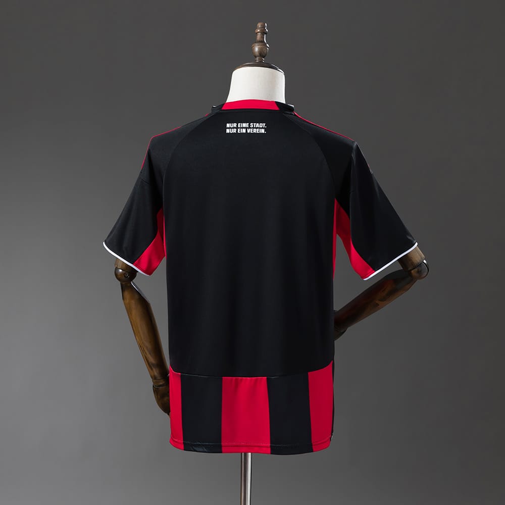 Camisola Principal Eintracht Frankfurt 2025/2026 - Vista 2