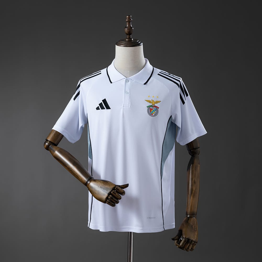 Polo branco Benfica  25/26 - Vista 1