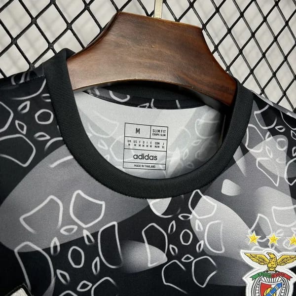 Camisola Benfica Aquecimento 24/25 - Vista 3