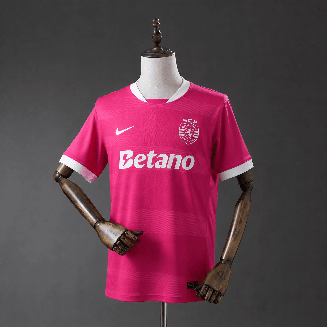 Camisola Sporting rosa e branca 2026/27 concept  - Vista 1