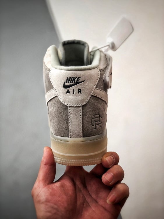 x Air Force 1 Mid Bege e Cinzento Camurca - Vista 3