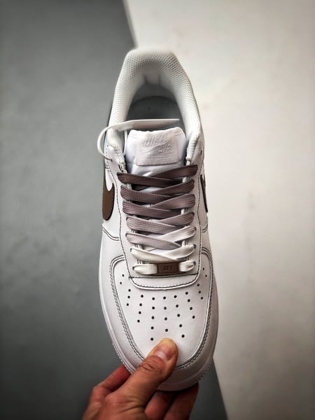 Air Force 1 '07 Low Castanho e Branco Gradiente - Vista 2