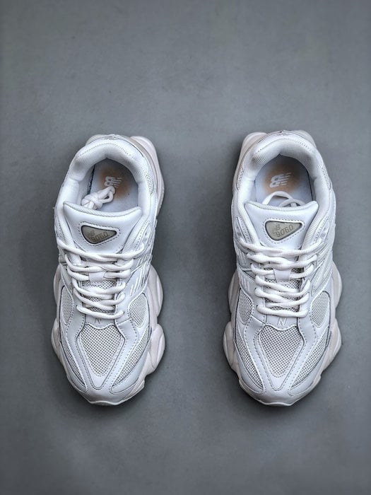 New Balance 9060 “Triple White” - Vista 4