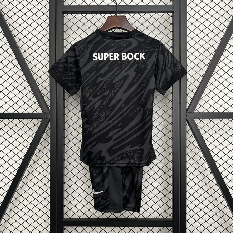 Sporting CP Kids Goalkeeper 2025/26 - Black - Vista 11