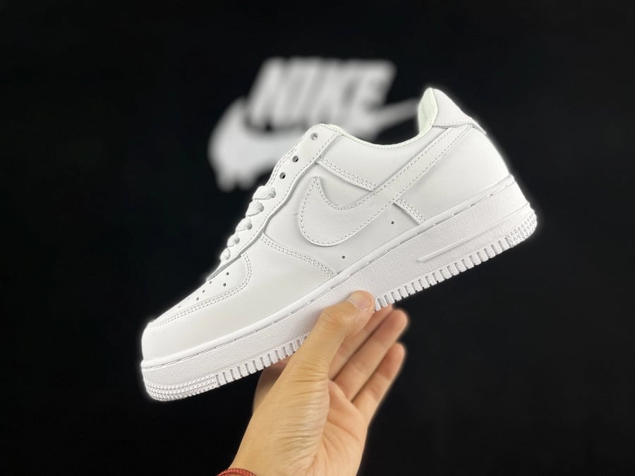 Nike Air Force 1 Low 'Triple White' - Vista 4
