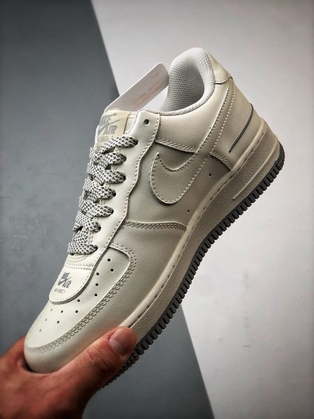 Air Force 1 '07 Low Creme e Cinzento - Vista 5