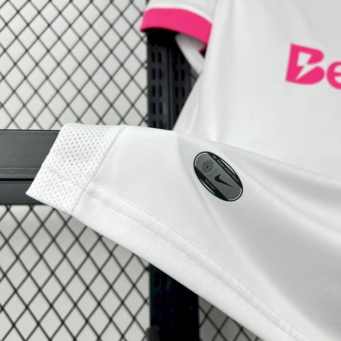 Sporting C.P. Pink October 2025 Jersey - Vista 3