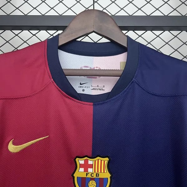Barcelona x Travis Scott 2025/26 Jersey - Vista 4