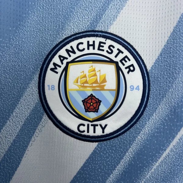 Manchester City 2025/26 Home Jersey - Vista 4