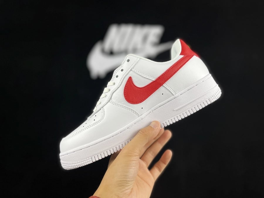 Air Force 1 Low Mini Swoosh Branco Vermelho - Vista 2