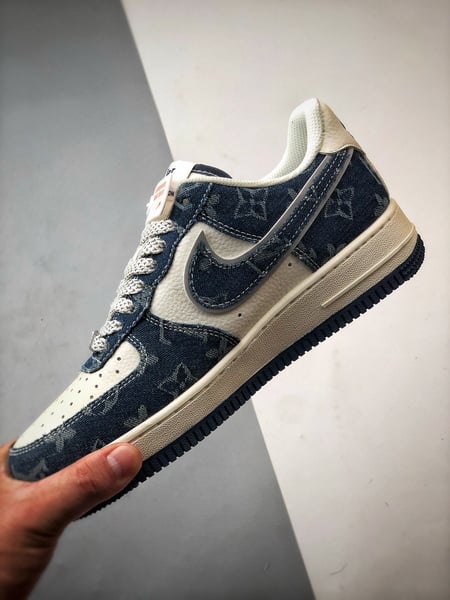 LV x Air Force 1 Low Branco e Azul Denim - Vista 5