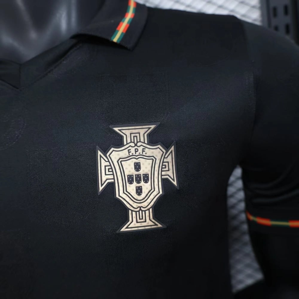 Portugal Special Edition Black Panther Player Version Jersey - Vista 4