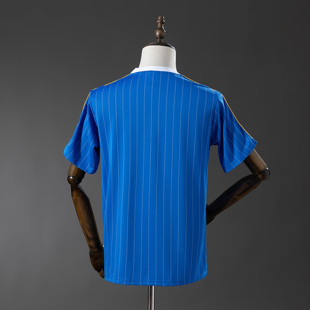 Real Madrid Retro Style 25/26 - Vista 2