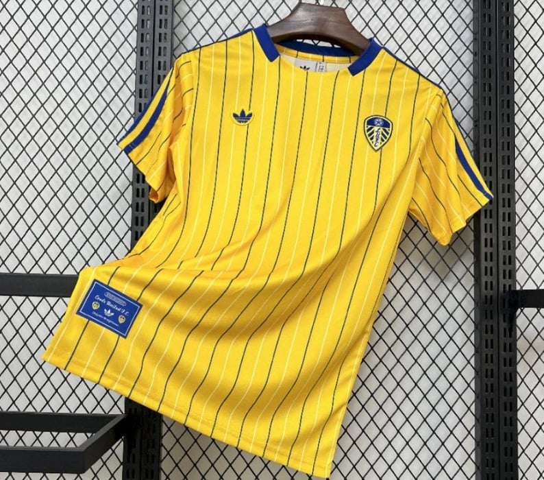 Camisola Leeds United X Adidas Originals 2025 - Vista 1
