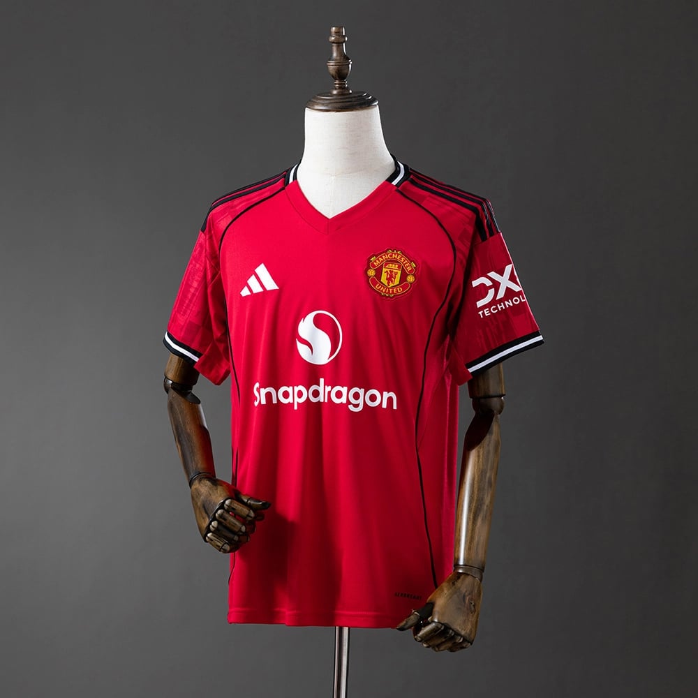 Camisola Manchester United Principal 2025/26 - Vista 1
