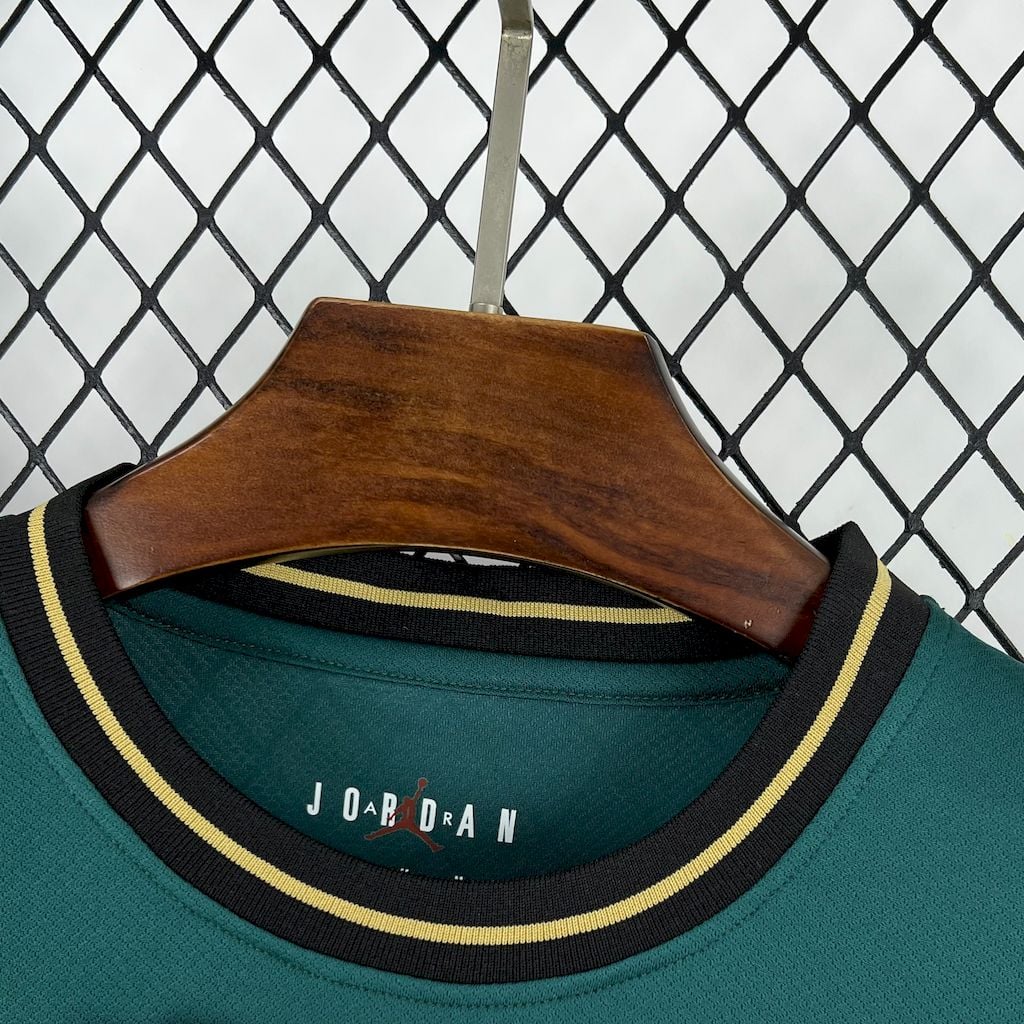 Liverpool 2025/26 Special Jordan Concept Jersey - Vista 4