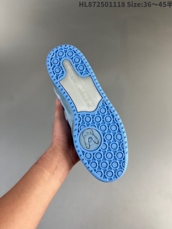 AD Originals Campus x BAD BUNNY - Vista 5