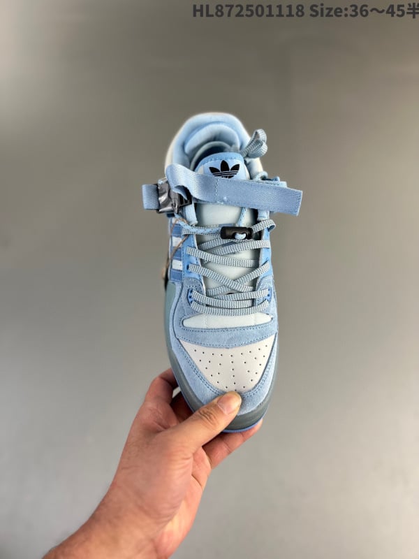 AD Originals Campus x BAD BUNNY - Vista 7