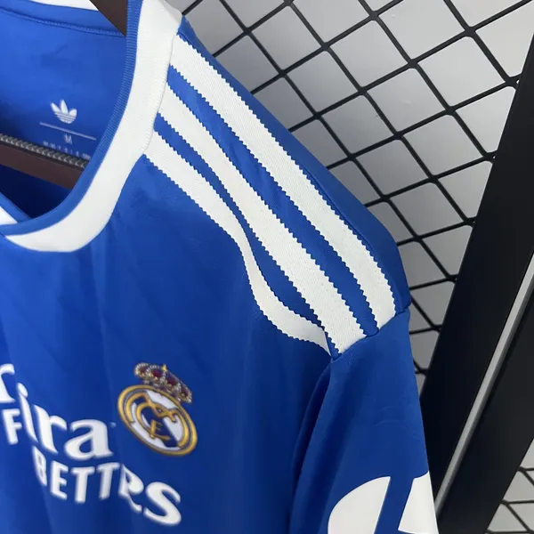 Real Madrid Third Away Jersey 2025/26 - Vista 6