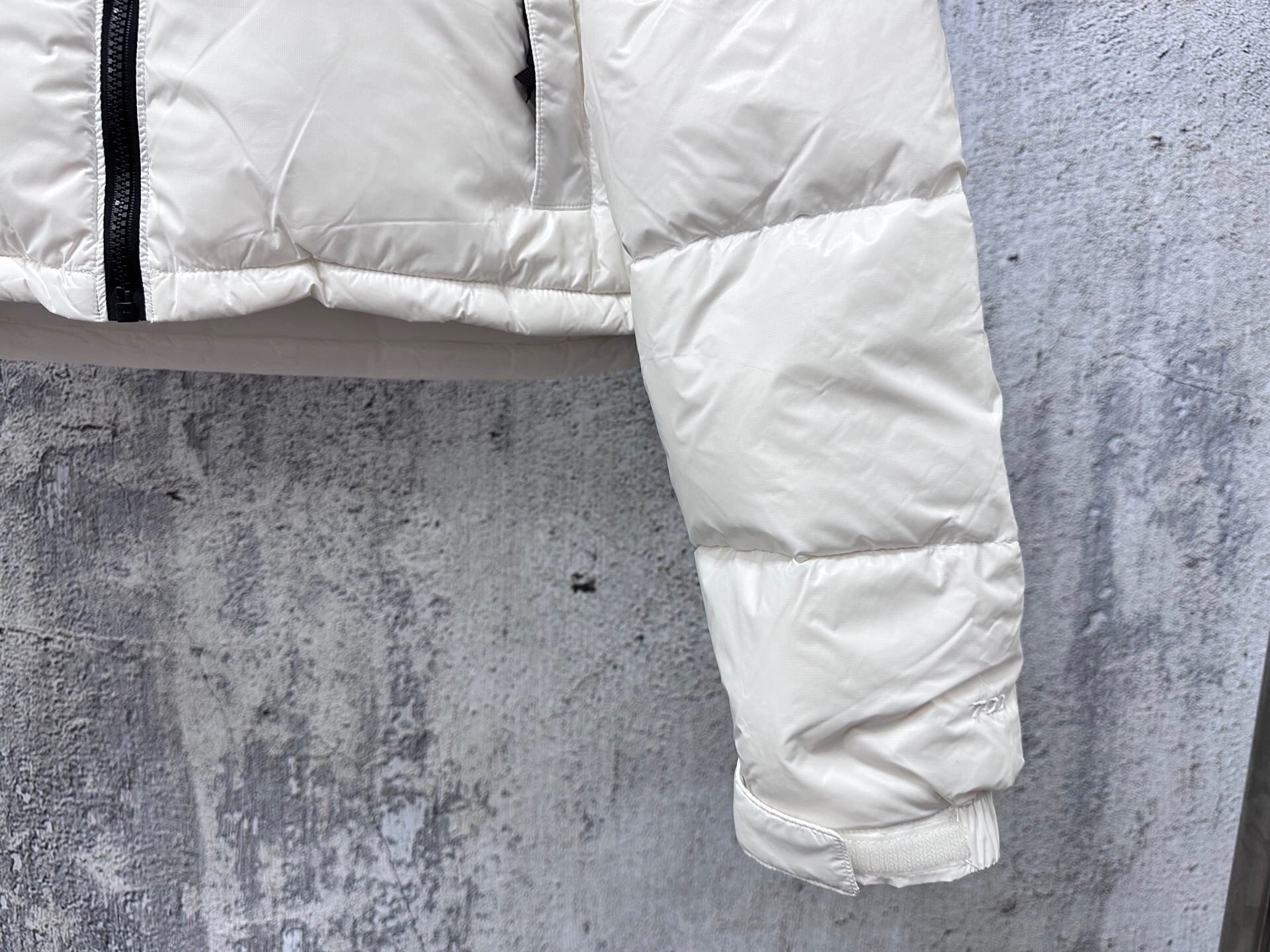 The North Face classic 700 mulher branco e preto - Vista 6