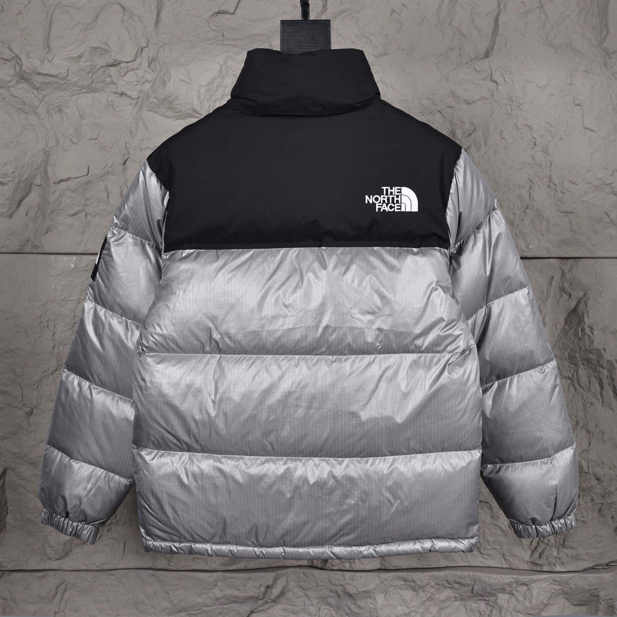 The North Face classic 700 cinza - Vista 2