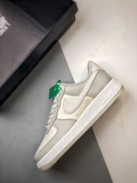 Air Force 1 '07 Low Creme e Cinzento - Vista 3