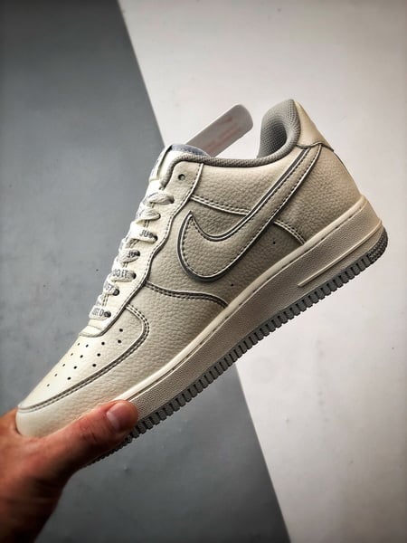 Stussy x Air Force 1 Low Bege e Cinza - Vista 6