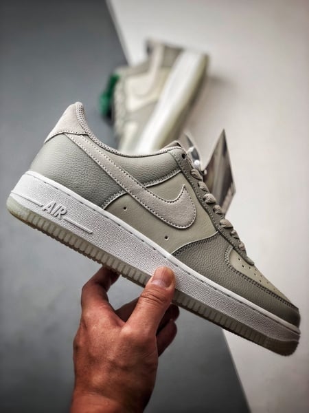 Air Force 1 '07 Low Creme e Cinzento - Vista 4