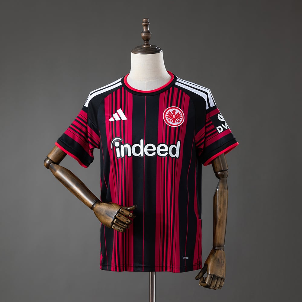 Camisola Eintracht Frankfurt 2026/2027 Principal - Vista 1