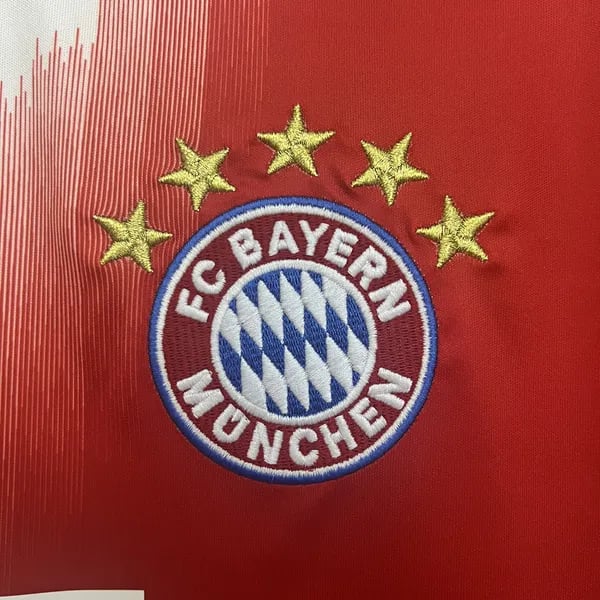 Bayern Munich 2025/26 Home Jersey - Vista 4