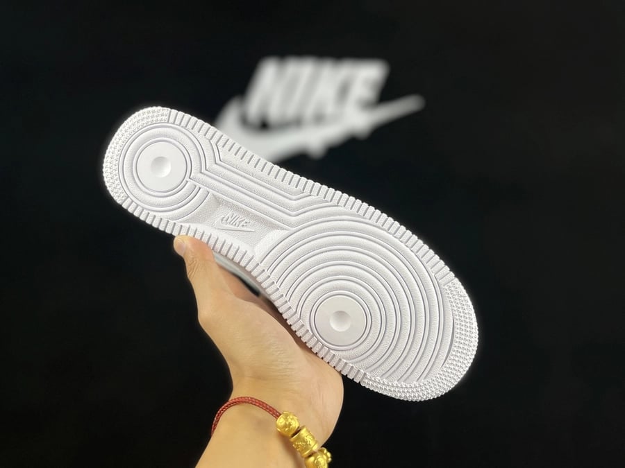 Nike Air Force 1 Low 'Triple White' - Vista 8