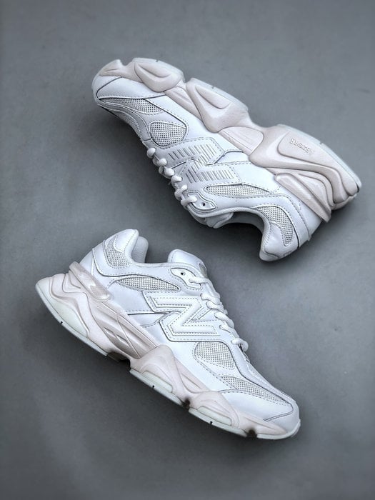 New Balance 9060 “Triple White” - Vista 6