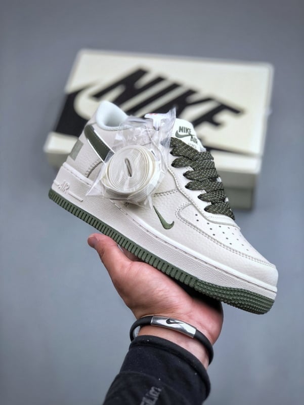 Air Force 1 '07 Low Verde Militar Starlight - Vista 1